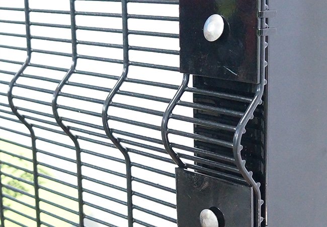 Buckle Plate Anti Climb Fence