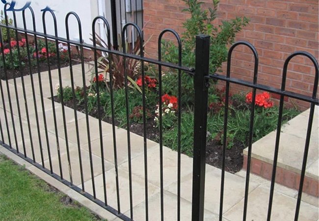 Metal Loop Top Garden Fence