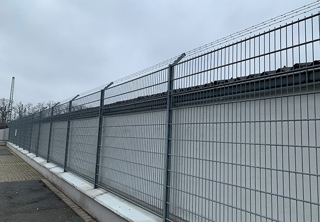 Advantages of Metal Security Fence