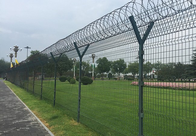 Airport Fence Features