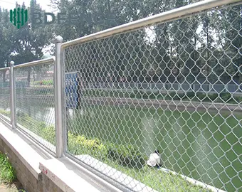 Chain Link Fence vs Welded Wire Fence: Which Is Better for Large Projects?