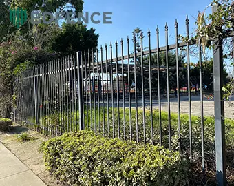 Tubular Fence vs Chain Link Fence: Which Is Better for Commercial and Industrial Projects?