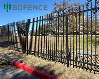 Steel Tubular Fence vs Chain Link Fence for Commercial Properties: Where Should You Use Each?