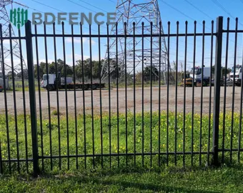 Galvanized vs Powder-Coated Steel Fence: Which Finish Lasts Longer?